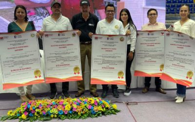 SNR entregó 115 títulos a cinco municipios de Santander